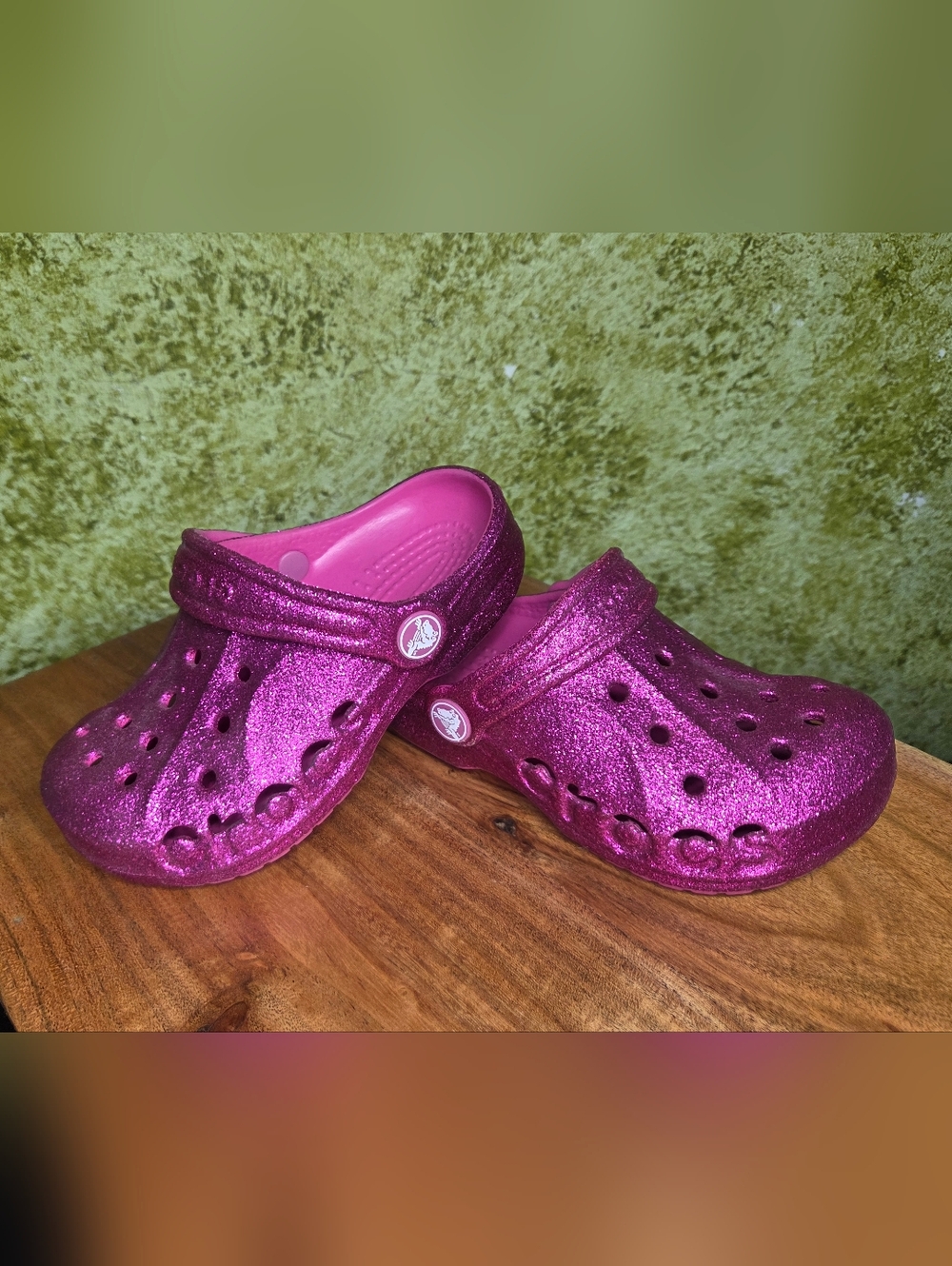 CROCS Kids Glitter Clogs in Sparkling Magenta/Pink